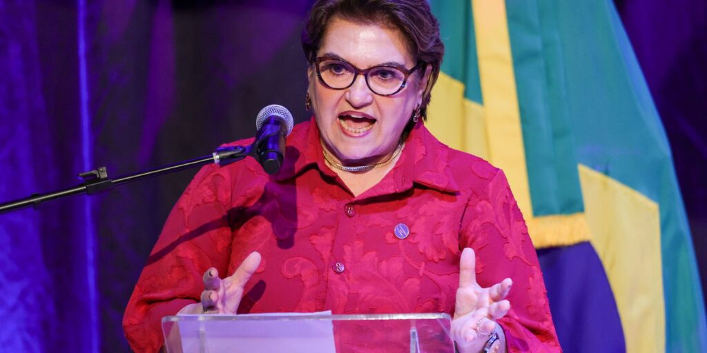 Ministra das mulheres toma posse e repudia desrespeito a Marina Silva
