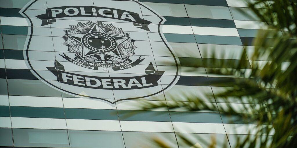 PF prende 11 pessoas em operações contra duas organizações criminosas