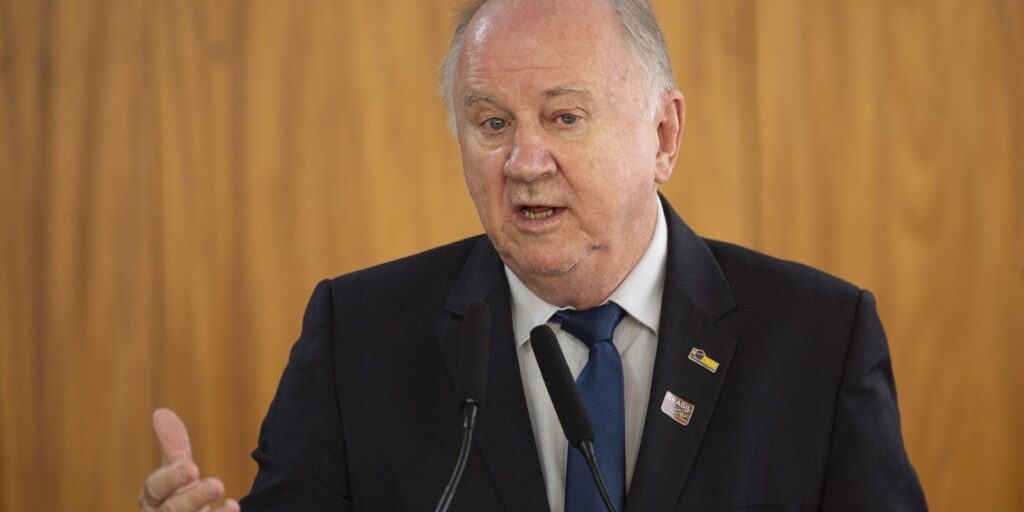 Prefeitos propõem fundo para evitar repasse zero a municípios