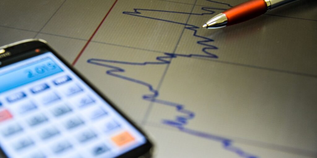 Previsão de crescimento do PIB para este ano aumenta e chega a 2,4%