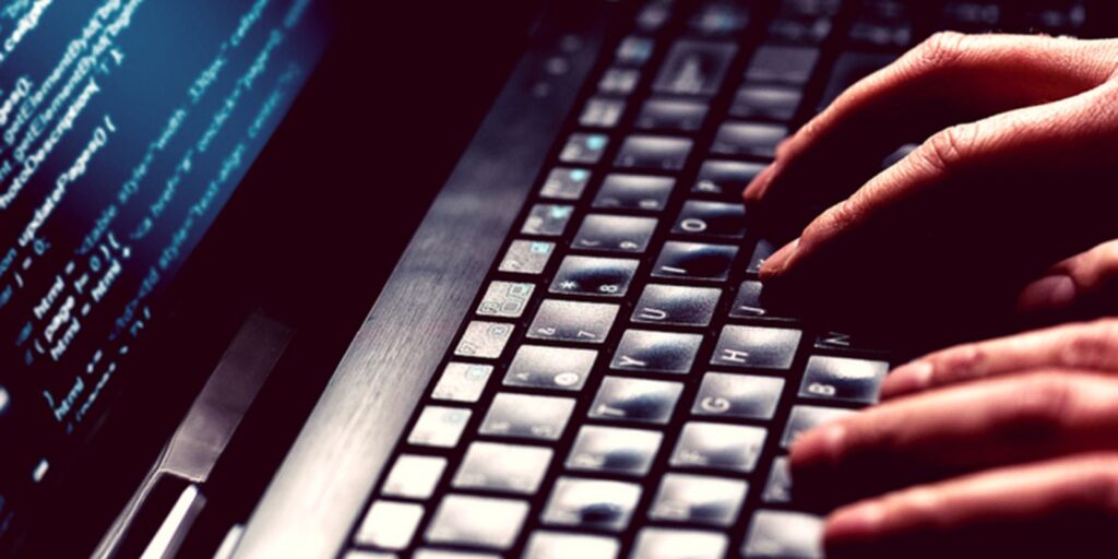 Programa abre 10 mil vagas para formação de programadores