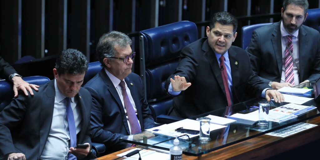 Senado aprova PEC que incluiu guardas municipais na segurança pública