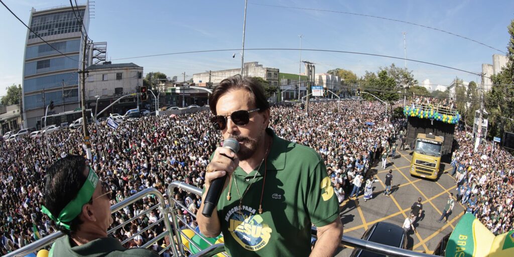 Dois milhões de fiéis acompanham a Marcha para Jesus em São Paulo