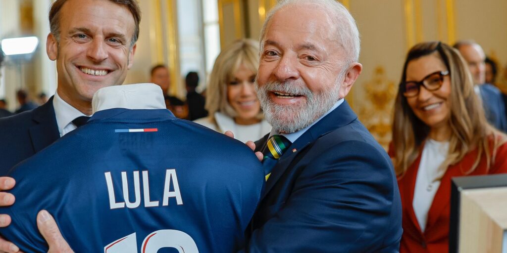 Em Paris, Lula diz que quer fechar acordo Mercosul-UE neste ano