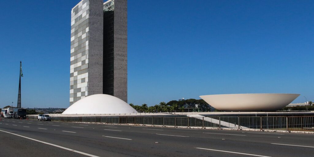 IOF: economistas apontam contradições do Congresso ao derrubar decreto