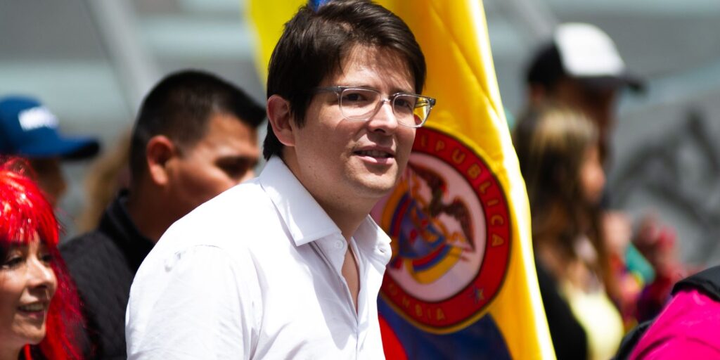 Pré-candidato Miguel Uribe segue em estado crítico após atentado