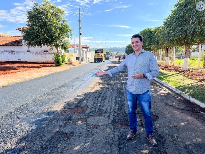 Prefeito acompanha início das obras de recapeamento asfáltico na Izanópolis