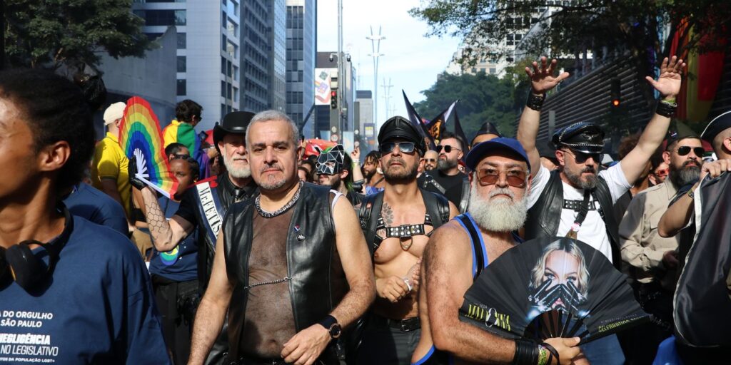 Tema da Parada do Orgulho de SP foca em LGBTs com mais de 60 anos