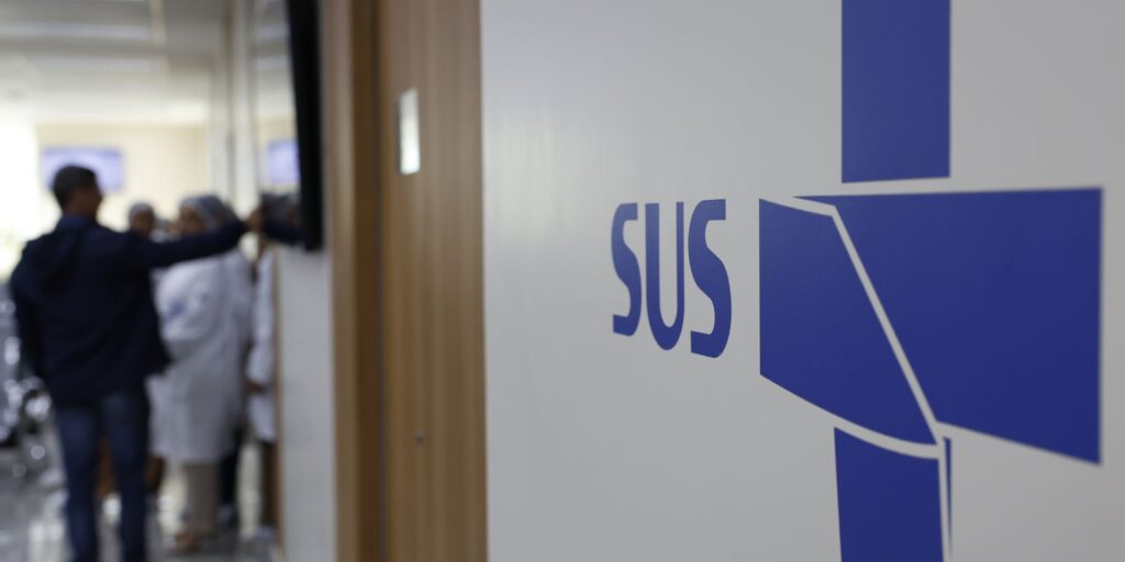 Governo investirá bilhões na rede privada de saúde para reduzir filas
