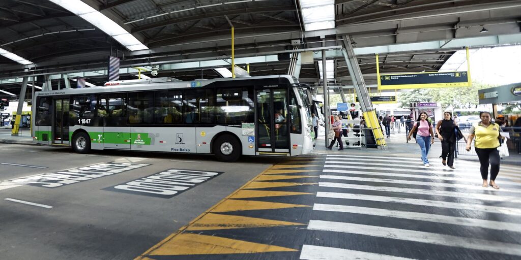 Servidor público é acusado de ser um dos depredadores de ônibus em SP