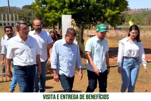 Prefeito Lucas Machado recebe senador Vanderlan e deputado Cairo Salim em Itajá para entrega de veículos e reforço de parcerias